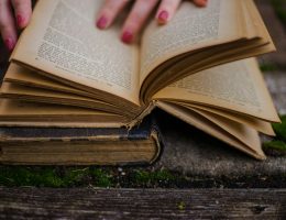 Erzählverhalten altes Buch