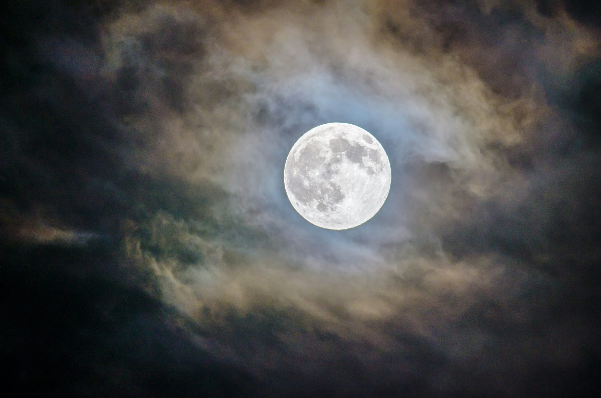 Der Mond im Märchen Mond am Nachthimmel