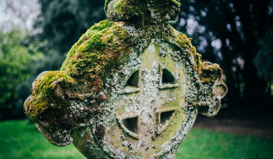 Keltsiche Märchen Keltisches Kreuz als Grabstein